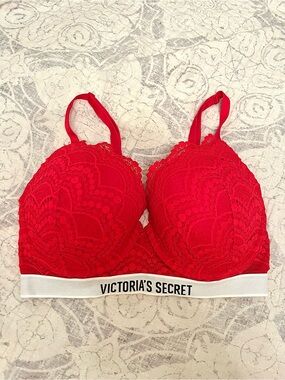 Victoria's Secret Red Lace Push-Up Bra *32DD*